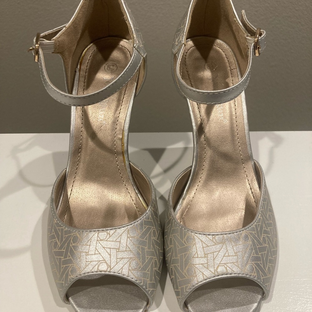 Nature Breeze Silver Wedge Heels